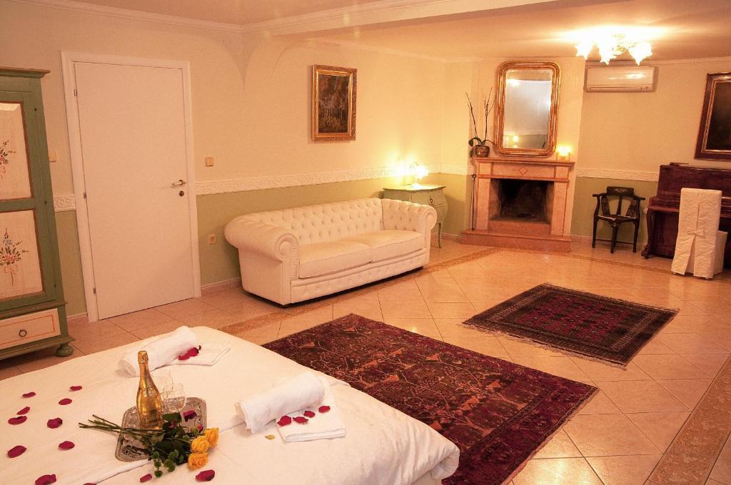 Casa Oasa -Accommodation, Pizzeria & Bar Marezige Eksteriør bilde